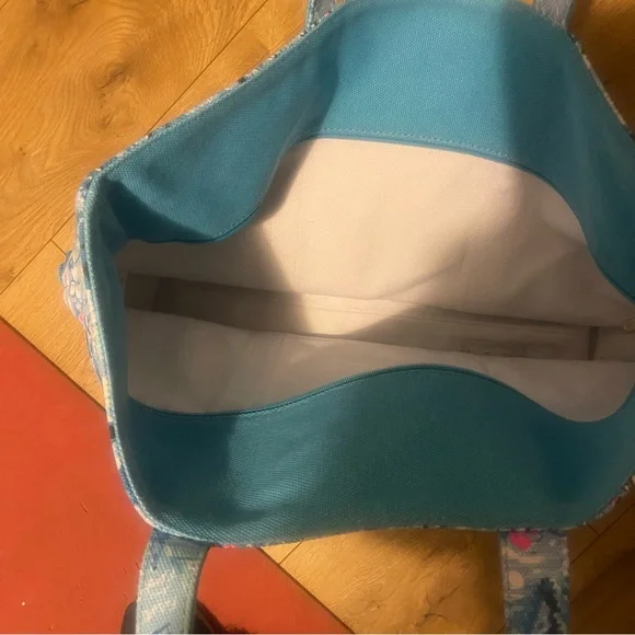 LILLY PULITZER Destination North Carolina "Mercato" Tote Bag - Picture 6 of 7